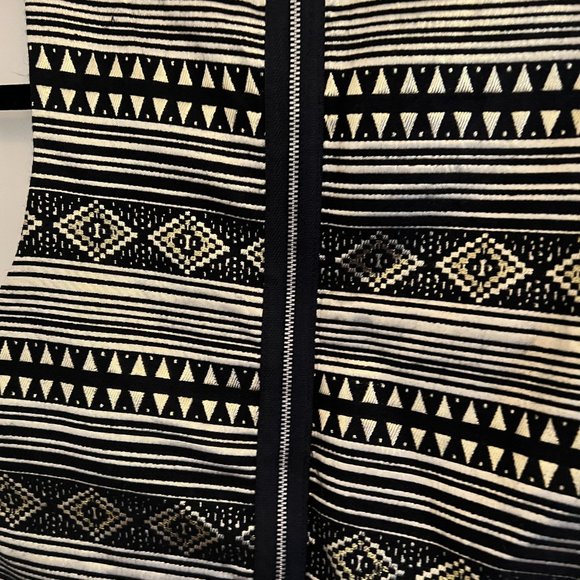 Metallic Gold & Black Aztec Pattern Crop Top - NWT - Picture 5 of 5